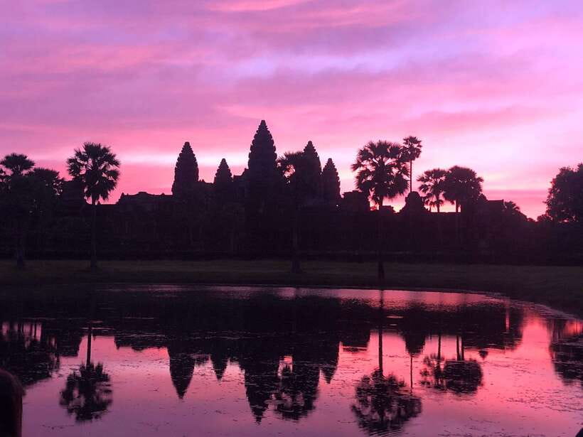 Siem Reap: Angkor Wat: Small-Group Sunrise Tour - Breakfast at Srah Srang gives you a needed pause