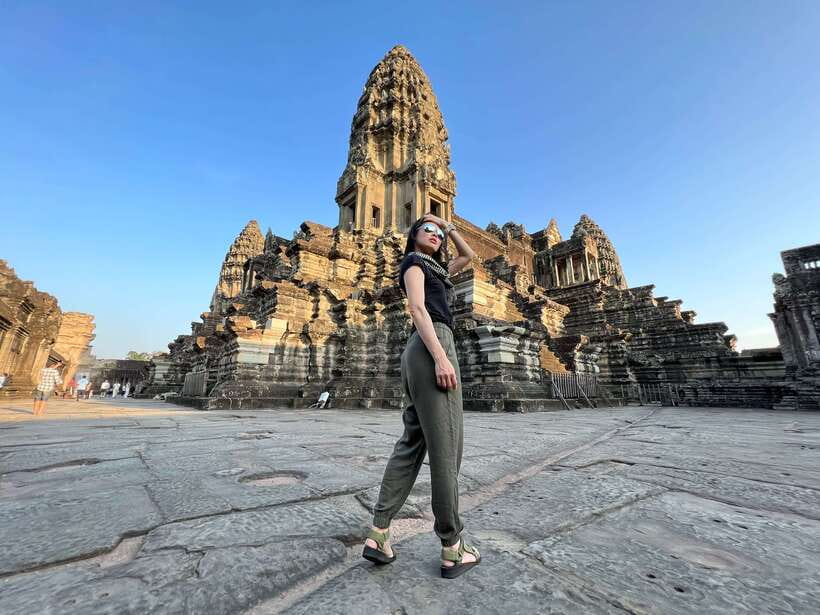 Siem Reap: Angkor Wat Small-Group Sunrise Tour & Breakfast - Angkor Thom, from stone faces to royal terraces