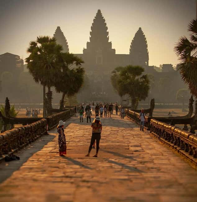 Siem Reap: Angkor Wat Small Group Tour with Spanish Guide - Why a Spanish guide changes the Angkor visit