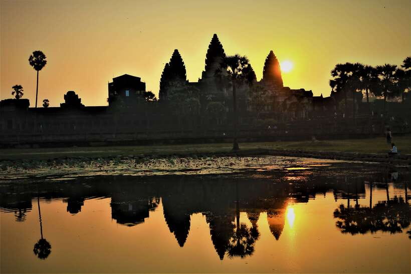 Siem Reap: Angkor Wat Sunrise and Best Temples Tour - Angkor Thom and the stone faces of Bayon
