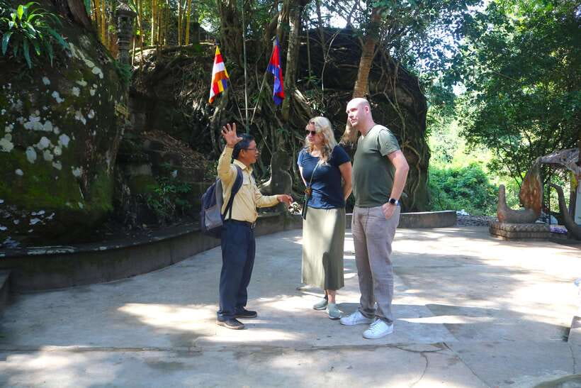 Siem Reap: Angkor Wat Sunrise and Best Temples Tour - Clothing, walking, and the early morning checklist