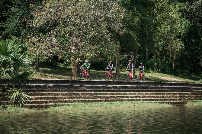 Siem Reap: Angkor Wat Sunrise Bike Tour & Jungle Breakfast - Cycling the quiet routes between temples