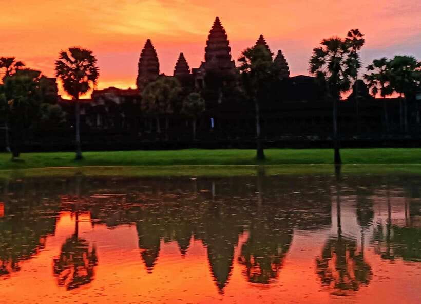 Siem Reap: Angkor Wat Sunrise or Sunset Guided Tour - Key points to know before booking