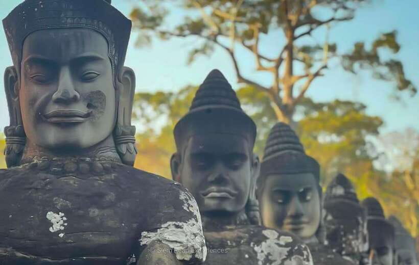 Siem Reap: Angkor Wat Sunrise or Sunset Guided Tour - What the minibus and group size mean