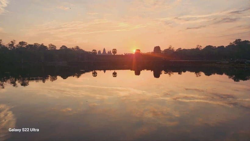 Siem Reap: Angkor Wat Sunrise Tour with Spanish Guide - Angkor Thom, royal power in stone