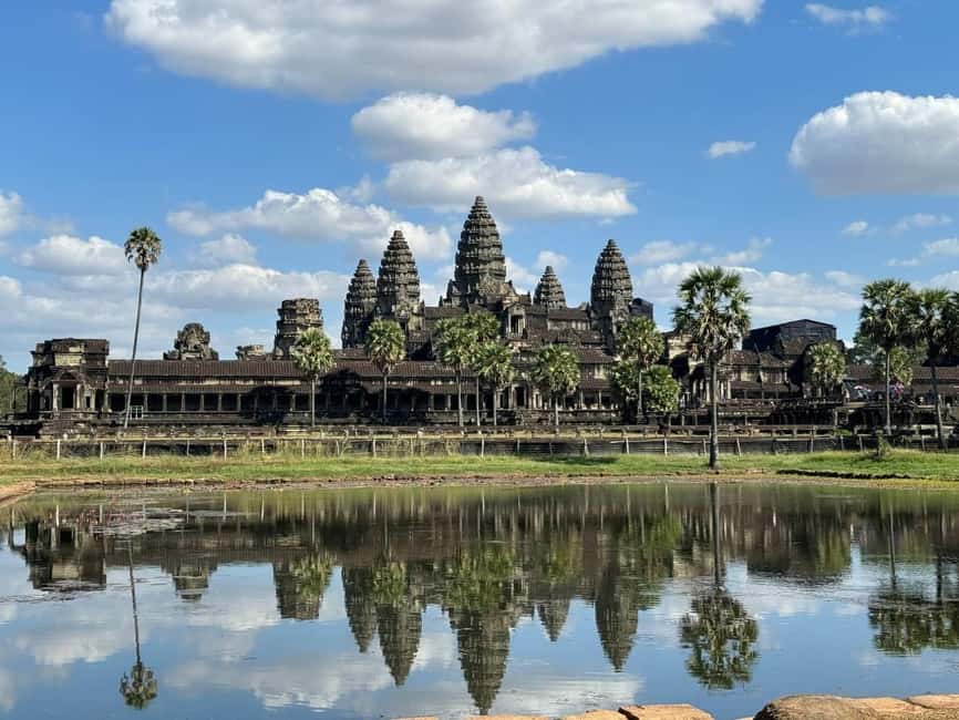 Siem Reap: Angkor Wat Tour with French-Speaking Guide - Starting at Angkor Thom’s southern gate