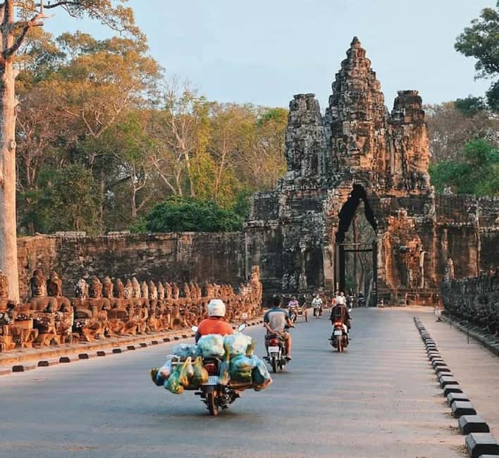 Siem Reap: Angkor Wat Tour with Italian-Speaking Guide - Tuk-tuk comfort, private cars, and cold towels
