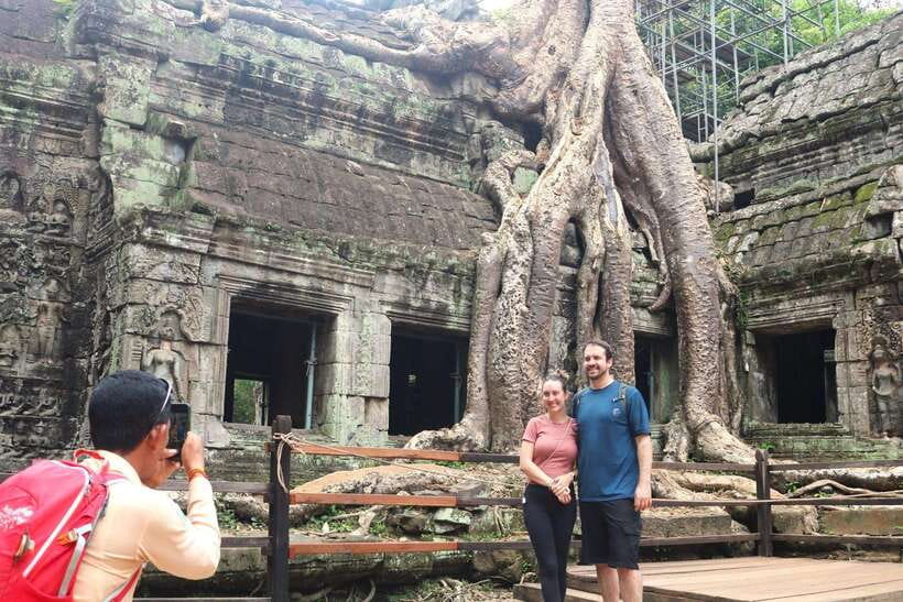 Siem Reap: Angkor Wat with German or English Guided Tour - The guide makes the difference