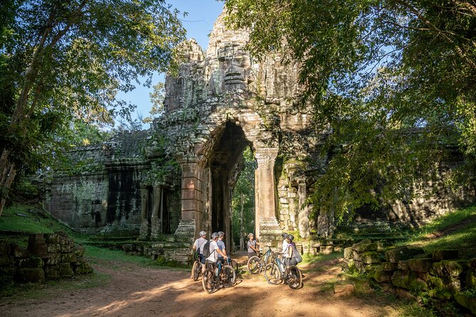 Siem Reap: Bike the Angkor Temples - Full-Day 30km Tour - Heat, clothing, and cycling ability
