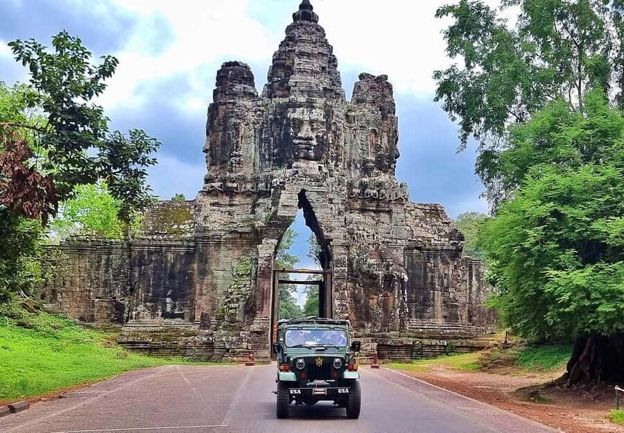 Siem Reap - Discover Angkor Wat by Jeep - Starting with Angkor Thom and Bayon