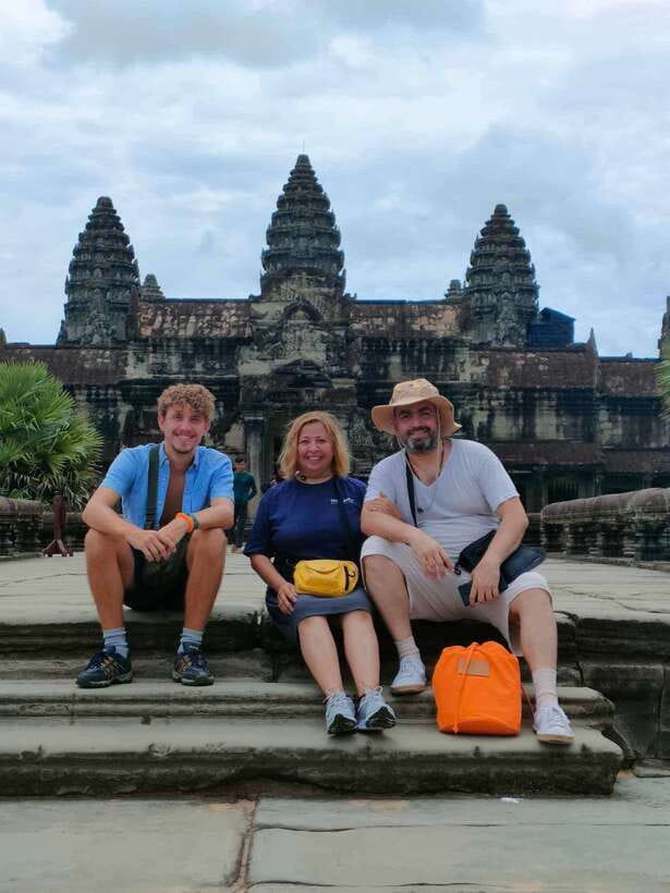 Siem Reap: Full-Day Angkor Wat Guided Tour with Sunset - Angkor Thom and Bayon bring the faces closer