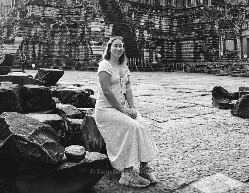 Siem Reap: Full-Day Angkor Wat Guided Tour with Sunset - Transport, guides, and the human side of the tour