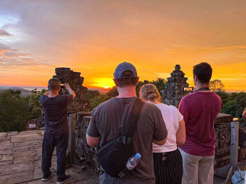 Siem Reap: Full Day Angkor Wat Temple Experience with Sunset - Angkor Wat deserves the afternoon