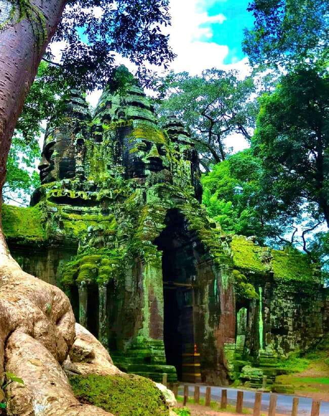 Siem Reap: Full Day Angkor Wat Temple Tour with Sunset - Bayon’s smiling faces
