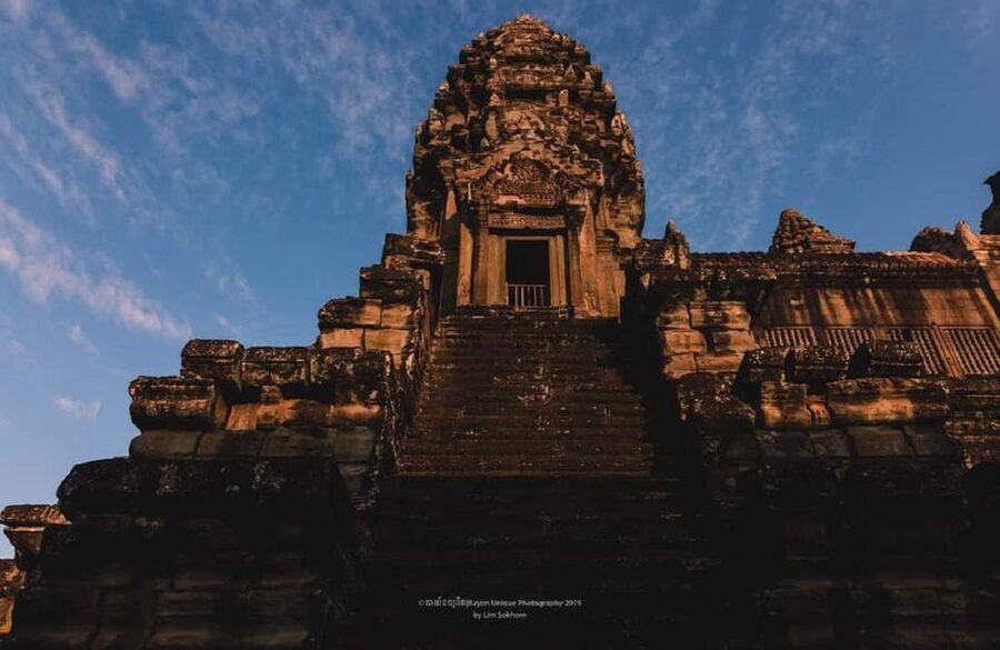 Siem Reap: Full Day Angkor Wat Temple Tour with Sunset - Phnom Bakheng for the final light