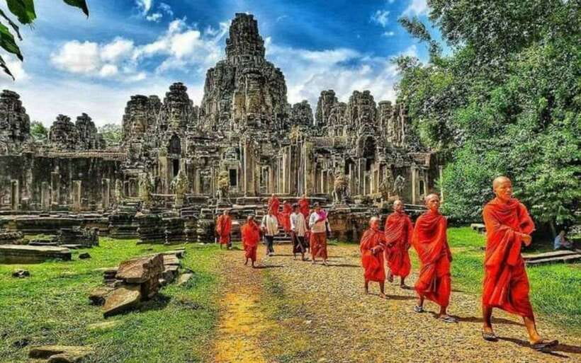 Siem Reap: Personalized Angkor Wat Sunrise/Set by TukTuk/Car - Starting before sunrise at Angkor Wat