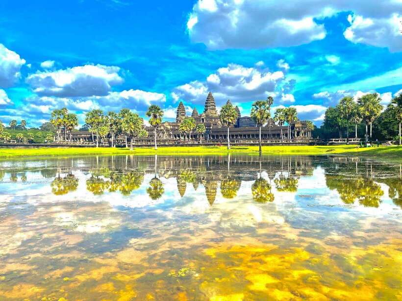 Siem Reap: Private Angkor Wat & Bakheng Mountain Sunset Tour - The short ride to Phnom Bakheng