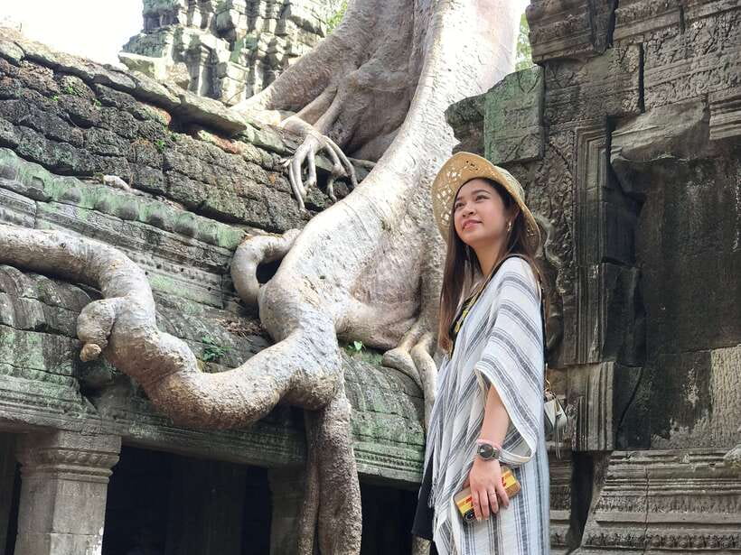 Siem Reap: Private Tour of Angkor Complex - Angkor Thom and the first look at Bayon