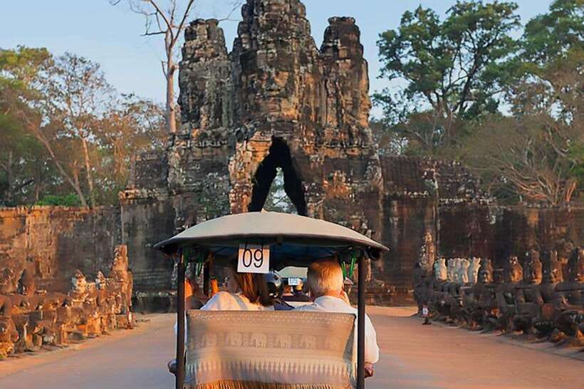Siem Reap : Private Tuk-Tuk Tour of the Magnificent Temples. - Lunch at your own expense