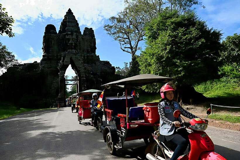Siem Reap : Private Tuk-Tuk Tour of the Magnificent Temples. - Ta Prohm, the temple made famous by Tomb Raider