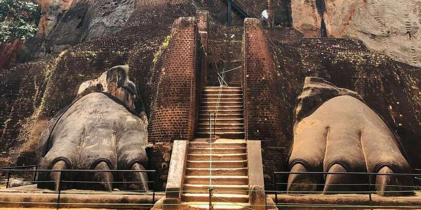 Sigiriya and Dambulla Private Full-Day Tour - Dambulla’s cave temple: a short visit with plenty to see