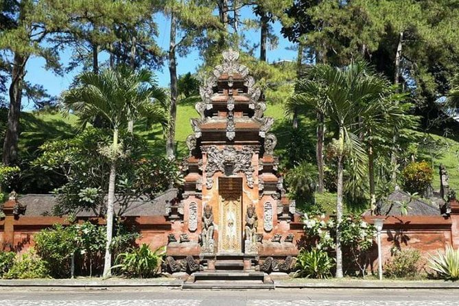 Skip the Line Tirta Empul Temple Entrance Ticket All Inclusive - Why an early start can improve the visit