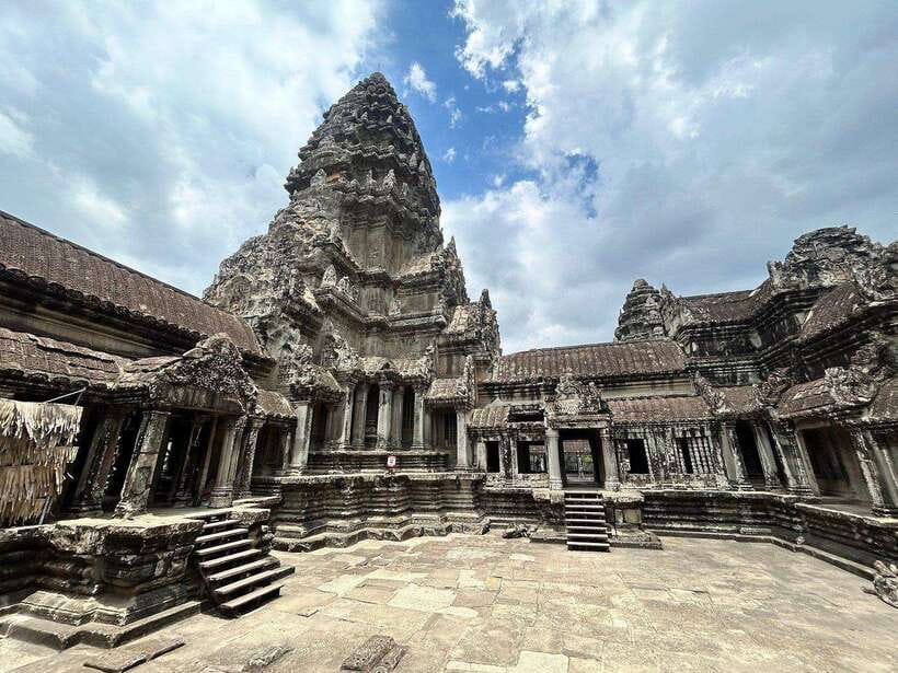 Small-Group Full Day Angkor wat Guide tour with Sun set - Lunch near Banteay Kdei, then back into the heat