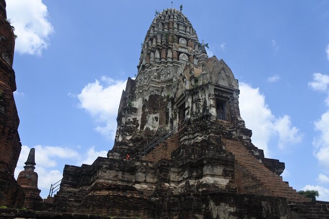 Small Group Tour to Ayutthaya Temples from Bangkok with Lunch - How small is the small group?