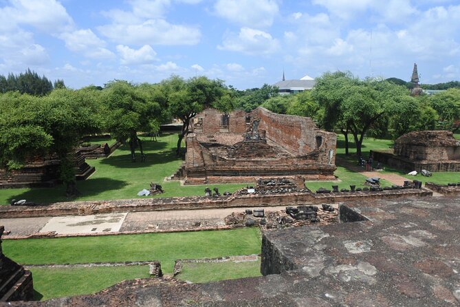 Small Group Tour to Ayutthaya Temples from Bangkok with Lunch - Leaving Bangkok in an air-conditioned vehicle