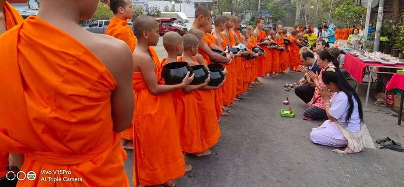 Spiritual Sunrise Wat Doi Suthep, Pha Lat, Alms & Meditation - A local breakfast after the sunrise