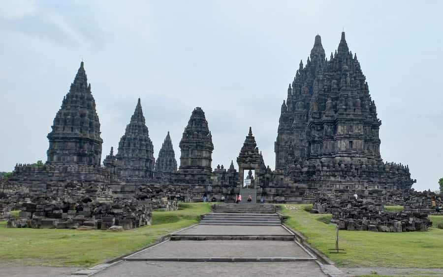 Sunset at Prambanan & Including Ticket Ramayana Ballet Show - Why the sunset and ballet pairing works