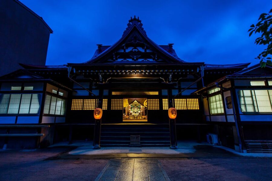 Takayama: Onigiri and miso soup making at a buddhist temple - Miso soup and the value of a simple meal