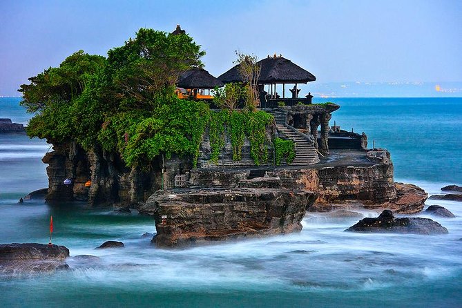 Tanah Lot and North Bali Tour: Scenic Journey - Ulun Danu Beratan and the first lake views