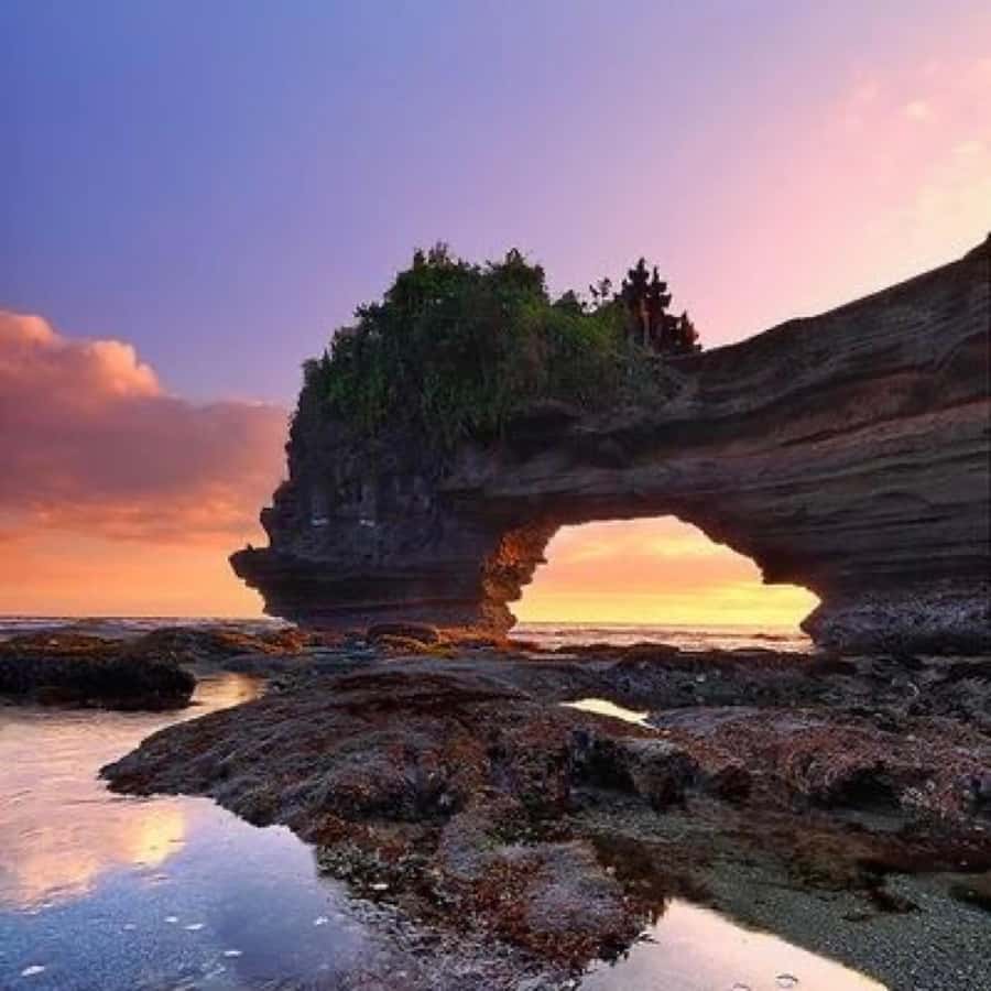 Tanah Lot-Nung Nung Waterfall-Jatiluwih and Bedugul - Tanah Lot saves the strongest sunset for last