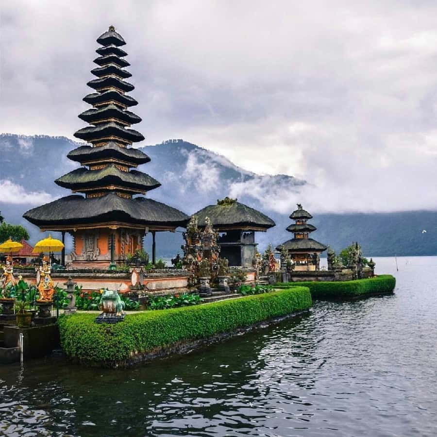 Tanah Lot-Nung Nung Waterfall-Jatiluwih and Bedugul - Nung Nung Waterfall brings the drama early