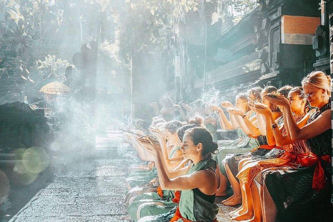 Tanah Lot Temple, Waterfall & Ubud Tour (Private & All-Inclusive) - 8 a.m. pickup and the value of a private car