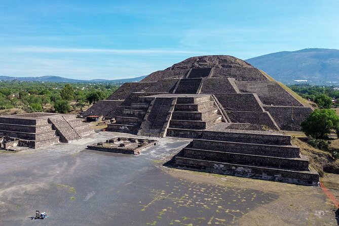 Teotihuacan, Guadalupe Shrine & Tlatelolco Day Tour with Lunch - Why this route works for a first Mexico City visit