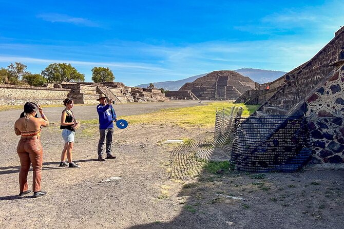 Teotihuacan, Guadalupe Shrine & Tlatelolco Day Tour with Lunch - Lunch with music and traditional dancing