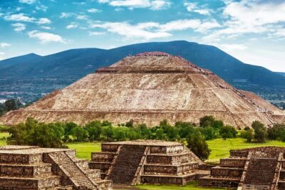 Teotihuacan & Guadalupe Shrine + Xochimilco, Coyoacán & Frida Kahlo Combo Tour