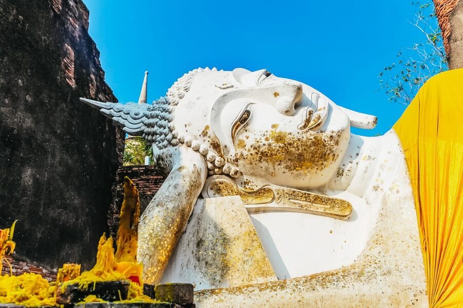 The Old Siam: Ayutthaya Temples Small Group Tour with Lunch - Wat Lokayasutha and the reclining Buddha