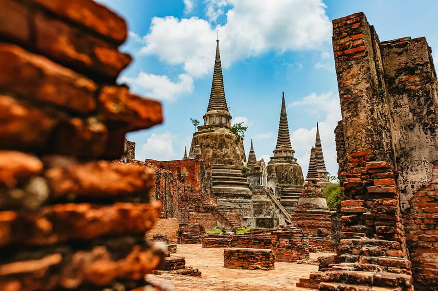 The Old Siam: Ayutthaya Temples Small Group Tour with Lunch - How the guides shape the day