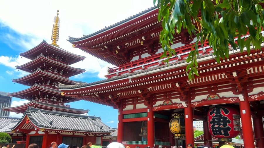 Tokyo: Asakusa and Tokyo’s Oldest Temple Senso-ji Tour - Why Asakusa is one of Tokyo’s best first walks