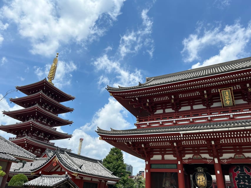 Tokyo: Asakusa and Tokyo’s Oldest Temple Senso-ji Tour - Kaminarimon, Tokyo’s theatrical front door