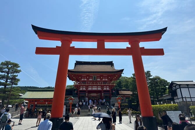 Tokyo: Asakusa Temple & Shrine Walking Tour with Local Guide - Hozomon Gate and the transition into Sensoji