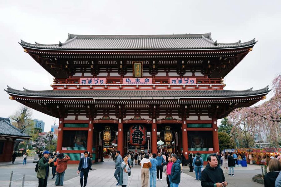 Tokyo: Asakusa & Tokyo’s Oldest Temple Senso-ji Walking Tour - Why Asakusa is a smart place to start in Tokyo