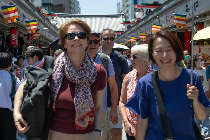 Tokyo: Asakusa Walking Tour with Sensoji Temple Visit - Meeting beneath the Thunder Gate