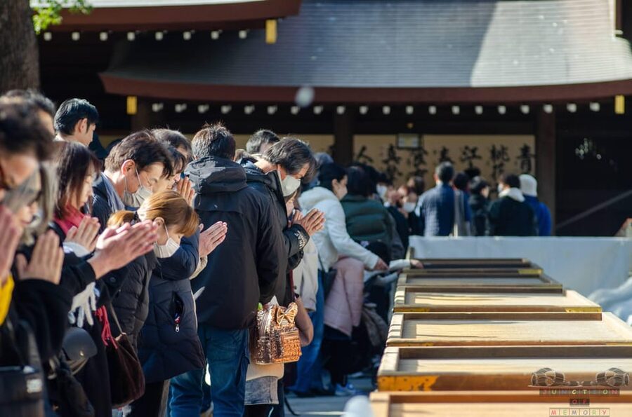 Tokyo: Meiji Jingu, Harajuku, Shibuya, and Shijuku Tour - A slower walk along Cat Street