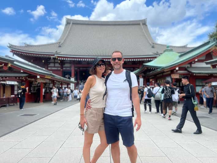 Tokyo: Meiji Jingu Shrine and Shinto Culture Walking Tour - Meeting near Harajuku and entering the garden