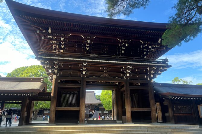 Tokyo: Meiji Shrine and Shinto Culture Walking Tour - Cleansing, Bowing, and Prayer at the Shrine