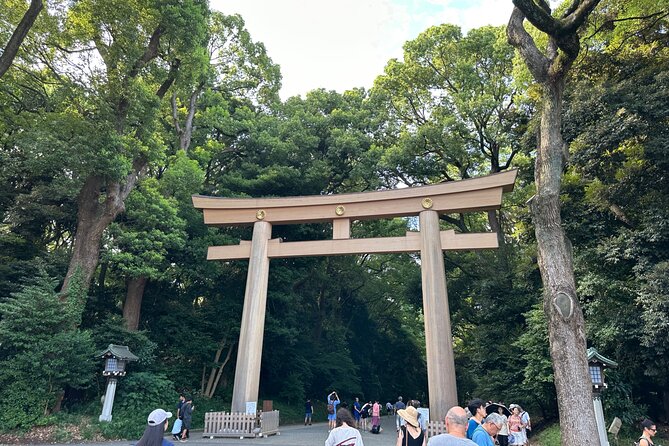 Tokyo Morning Tour: Asakusa, Meiji Shrine and Tsukiji Fish Market - Senso-ji and Asakusa: Tokyo’s oldest temple setting